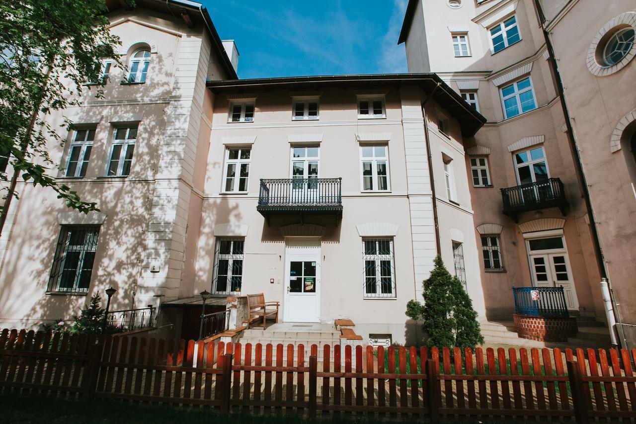 Erasmus Dorm Warsaw Exterior photo