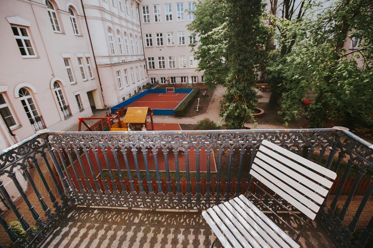 Erasmus Dorm Warsaw Exterior photo