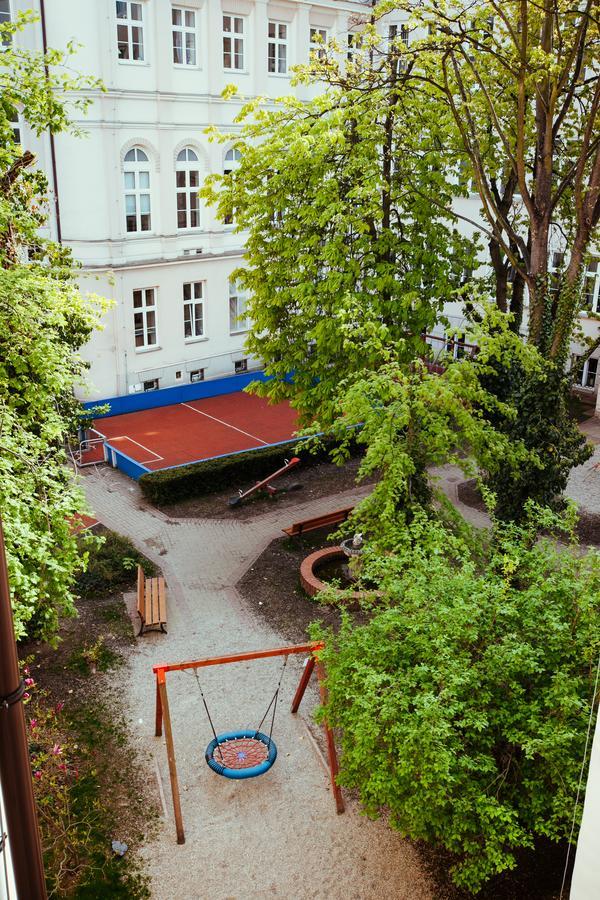 Erasmus Dorm Warsaw Exterior photo